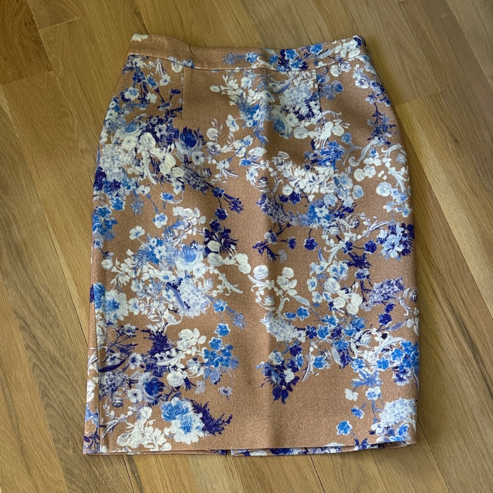 Les Copains Blue and White Floral Pencil Skirt
